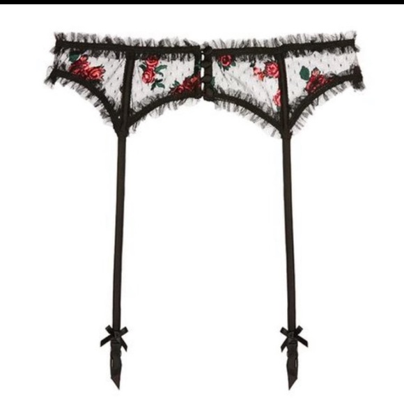 For LOVE &lemons 🌹 rosebud Garter